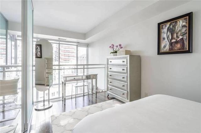 uph14 - 21 Nelson St, Condo with 1 bedrooms, 2 bathrooms and 2 parking in Toronto ON | Image 19