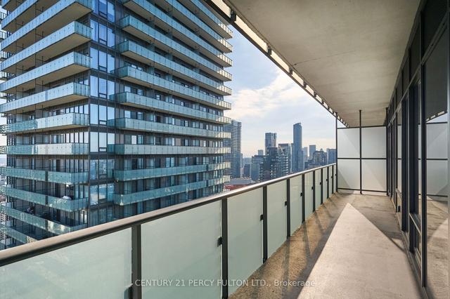 4309 - 65 St Mary St, Condo with 2 bedrooms, 2 bathrooms and 1 parking in Toronto ON | Image 4