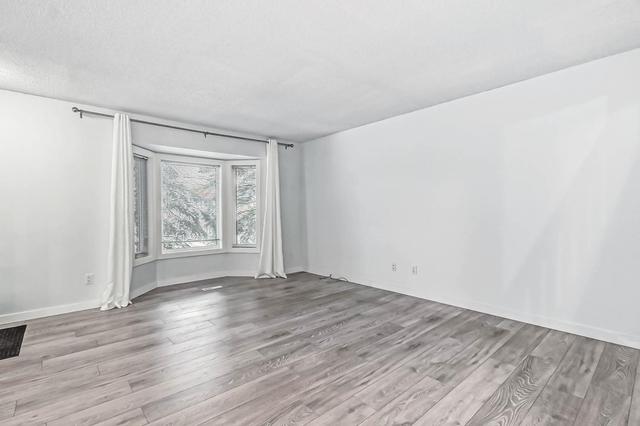 1 - 2123 34 Avenue Sw, Home with 3 bedrooms, 2 bathrooms and 1 parking in Calgary AB | Image 1