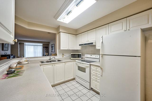609 - 1000 The Esplanade Rd N, Condo with 2 bedrooms, 2 bathrooms and 1 parking in Pickering ON | Image 3
