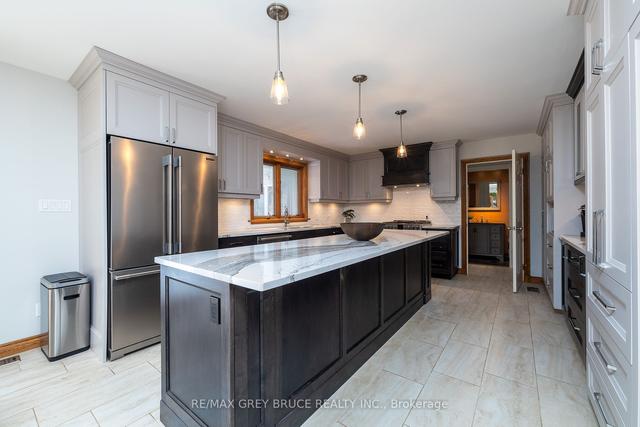 204542 Highway 26, House detached with 3 bedrooms, 4 bathrooms and 13 parking in Meaford ON | Image 14
