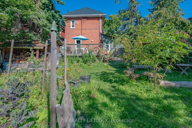 595 Bolivar St, House detached with 3 bedrooms, 2 bathrooms and 4 parking in Peterborough ON | Image 33