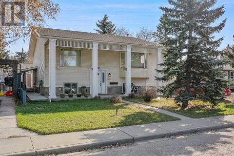 5220 19 Avenue Nw, House detached with 4 bedrooms, 2 bathrooms and 5 parking in Calgary AB | Card Image