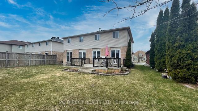 26 Simmonds Dr, House semidetached with 3 bedrooms, 3 bathrooms and 3 parking in Guelph ON | Image 13