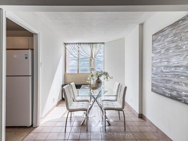 1208 - 41 Markbrook Lane, Condo with 2 bedrooms, 2 bathrooms and 2 parking in Toronto ON | Image 7