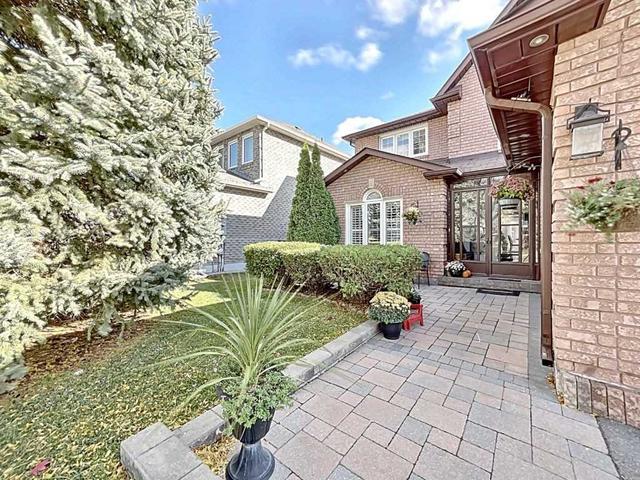 34 Sifford Crt, House detached with 4 bedrooms, 5 bathrooms and 6 parking in Brampton ON | Image 12
