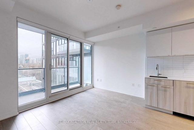 904 - 251 Jarvis St, Condo with 0 bedrooms, 1 bathrooms and 0 parking in Toronto ON | Image 2