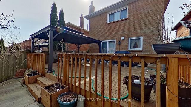 25 Charcoal Dr, House detached with 3 bedrooms, 4 bathrooms and 5 parking in Toronto ON | Image 30