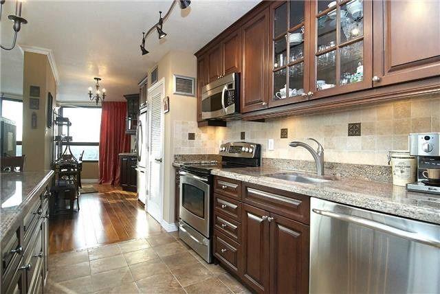 2011 - 1300 Bloor St, Condo with 2 bedrooms, 2 bathrooms and 1 parking in Mississauga ON | Image 12
