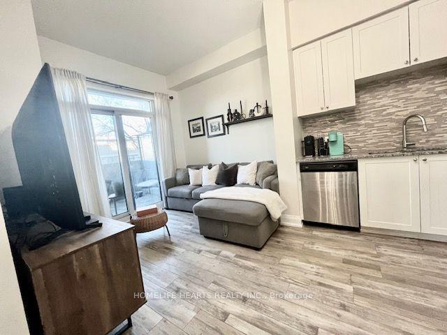 220 - 2800 Keele St, Condo with 2 bedrooms, 1 bathrooms and 1 parking in Toronto ON | Image 4