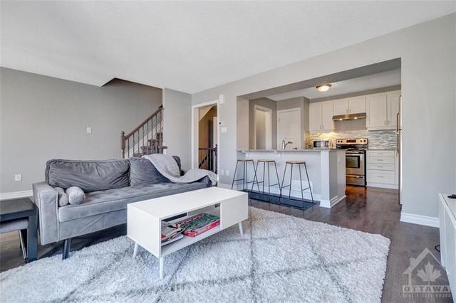 103 Helenium Lane, Townhouse with 2 bedrooms, 3 bathrooms and 3 parking in Ottawa ON | Image 7