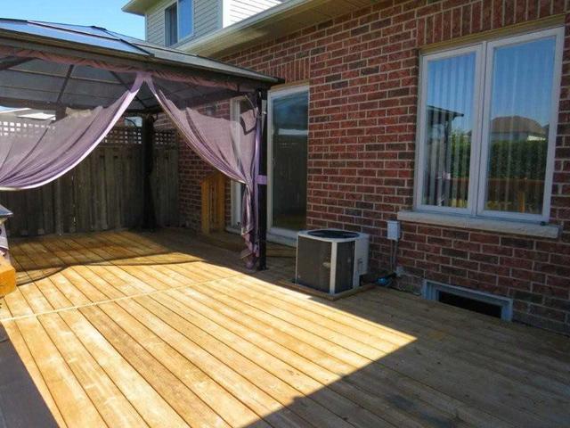 40 Manitoulin Tr, Townhouse with 3 bedrooms, 3 bathrooms and 2 parking in Hamilton ON | Image 8