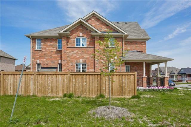 1412 Butler St, House detached with 4 bedrooms, 3 bathrooms and 3 parking in Innisfil ON | Image 2