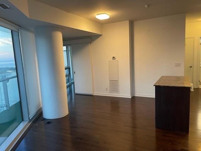 4202 - 12 York St, Condo with 2 bedrooms, 2 bathrooms and 1 parking in Toronto ON | Image 18