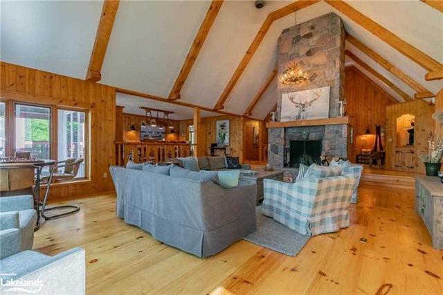 1030 Thompson Lane, House detached with 2 bedrooms, 5 bathrooms and 8 parking in Lake of Bays ON | Image 3
