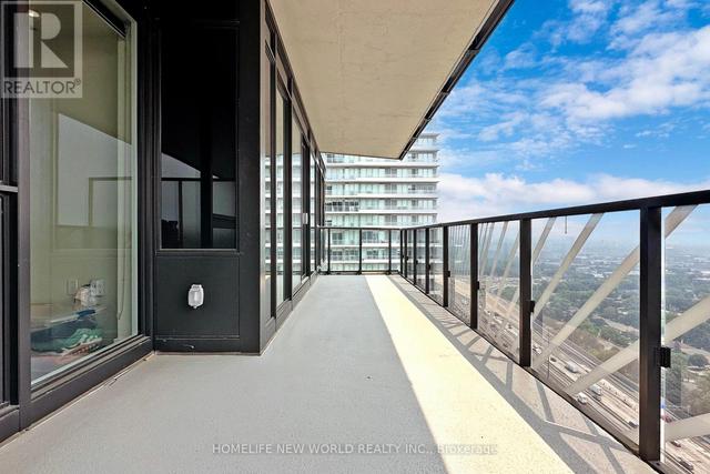 3302 - 95 Mcmahon Dr, Condo with 3 bedrooms, 3 bathrooms and 1 parking in Toronto ON | Image 32