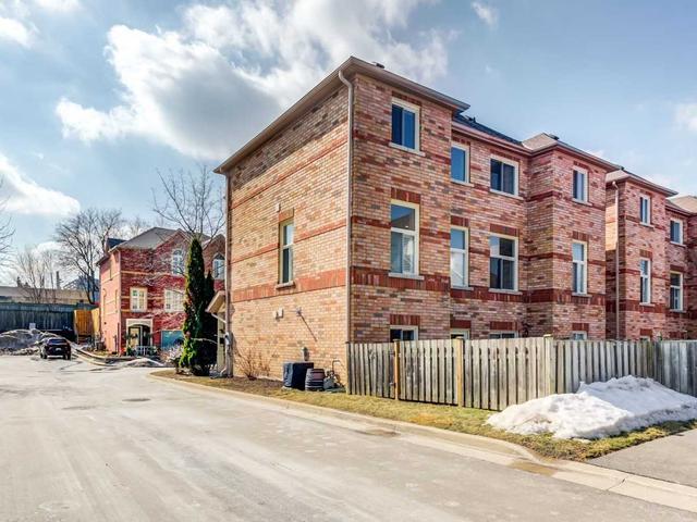 26 Guildpark Ptwy, Condo with 3 bedrooms, 3 bathrooms and 2 parking in Toronto ON | Image 20
