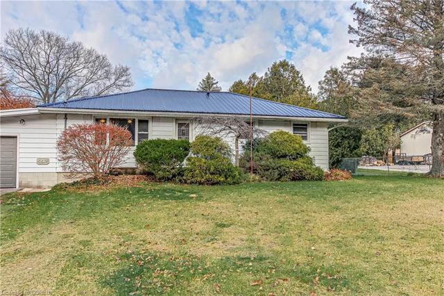 405 Mcdowell Road E, House detached with 3 bedrooms, 2 bathrooms and 7 parking in Norfolk County ON | Image 1