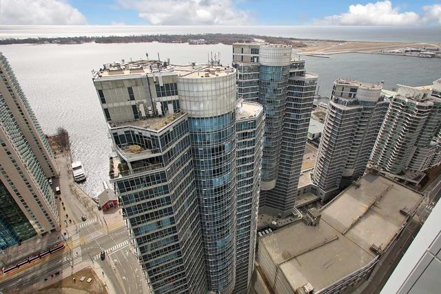 4305 - 10 York St, Condo with 2 bedrooms, 2 bathrooms and 1 parking in Toronto ON | Image 14