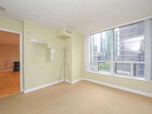 1005 - 33 Sheppard Ave E, Condo with 1 bedrooms, 1 bathrooms and 1 parking in Toronto ON | Image 7