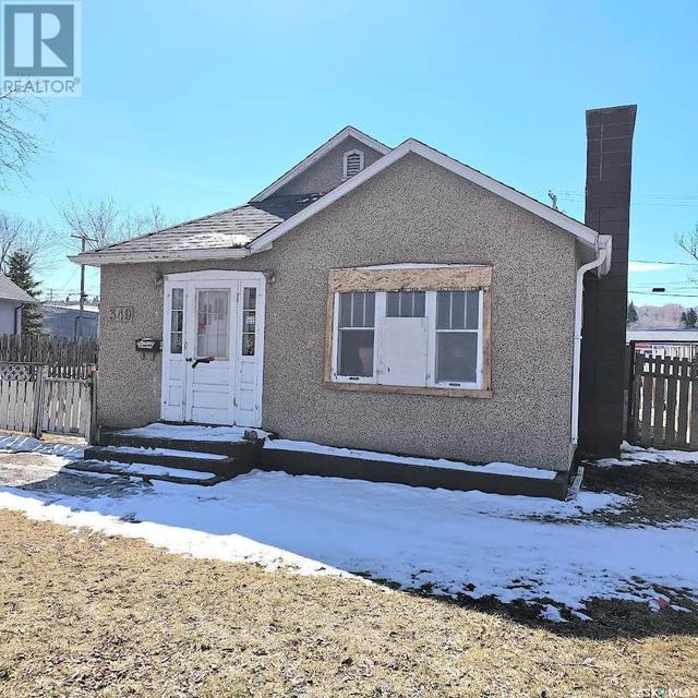 349 15th Street W, House detached with 2 bedrooms, 1 bathrooms and null parking in Prince Albert SK | Image 1