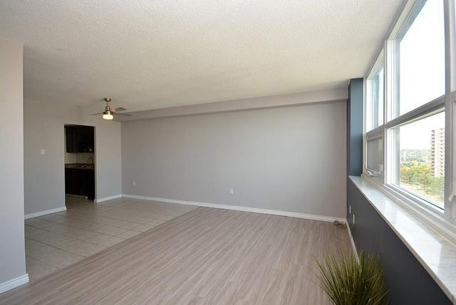 1214 - 4 Lisa St, Condo with 2 bedrooms, 1 bathrooms and 1 parking in Brampton ON | Image 17