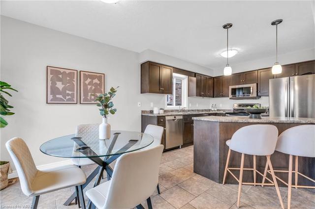 8 Oakes Crescent, House detached with 4 bedrooms, 3 bathrooms and 3 parking in Guelph ON | Image 3