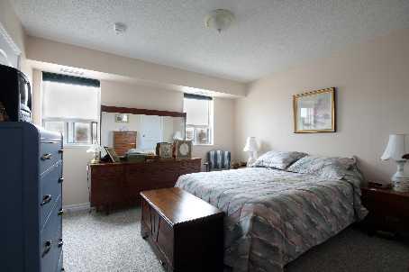 404 - 200 Broadway Ave, Condo with 2 bedrooms, 1 bathrooms and 1 parking in Orangeville ON | Image 5
