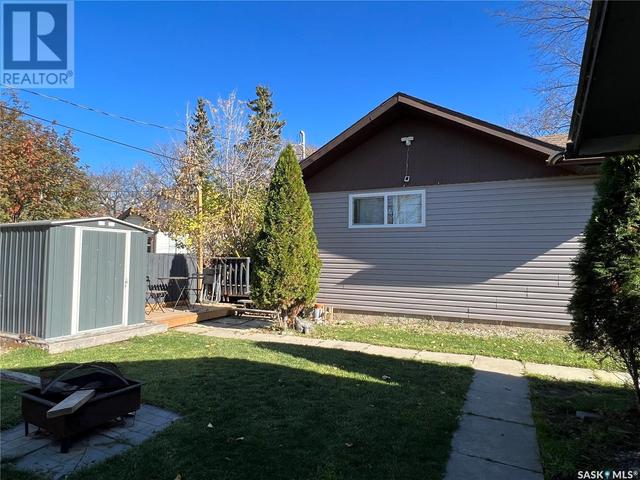 619 1st Street E, House detached with 2 bedrooms, 1 bathrooms and null parking in Meadow Lake SK | Image 22