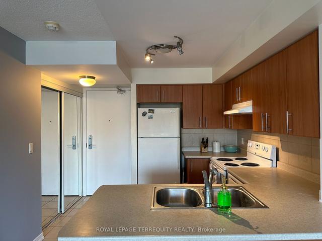 1001 - 18 Valley Woods Rd, Condo with 2 bedrooms, 1 bathrooms and 1 parking in Toronto ON | Image 28