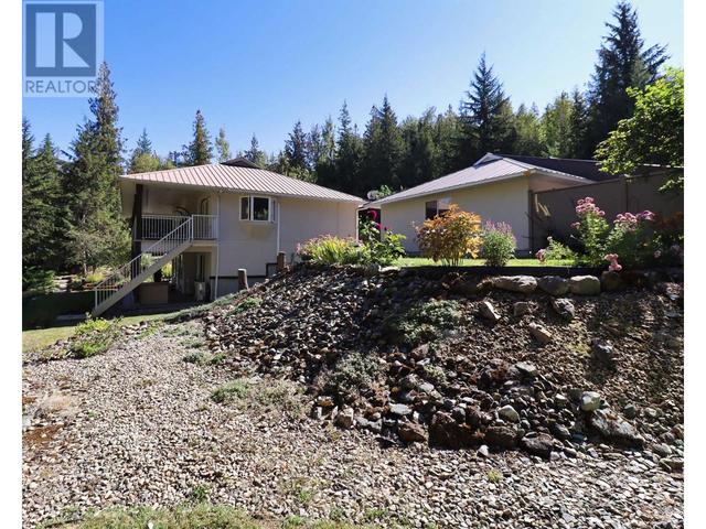 4830 Goodwin Road, House detached with 3 bedrooms, 2 bathrooms and 20 parking in Columbia Shuswap C BC | Image 55