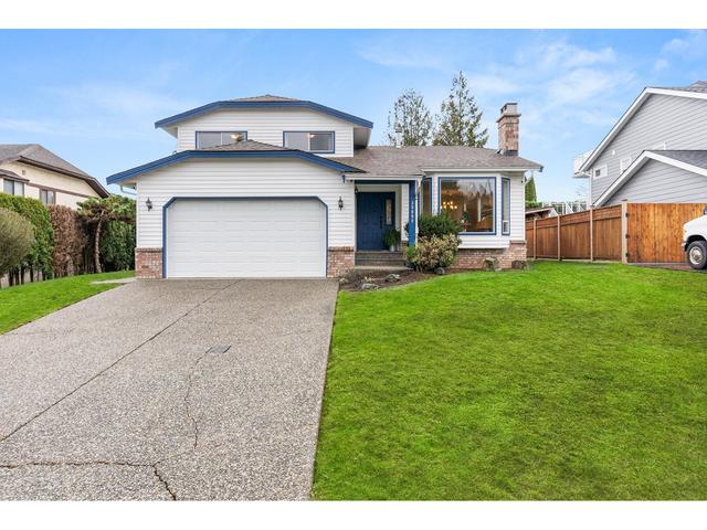 35882 Eaglecrest Drive, House detached with 4 bedrooms, 3 bathrooms and 2 parking in Abbotsford BC | Image 2