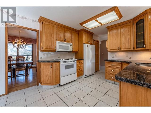 105 Spruce Road, House detached with 4 bedrooms, 3 bathrooms and null parking in Penticton BC | Image 30