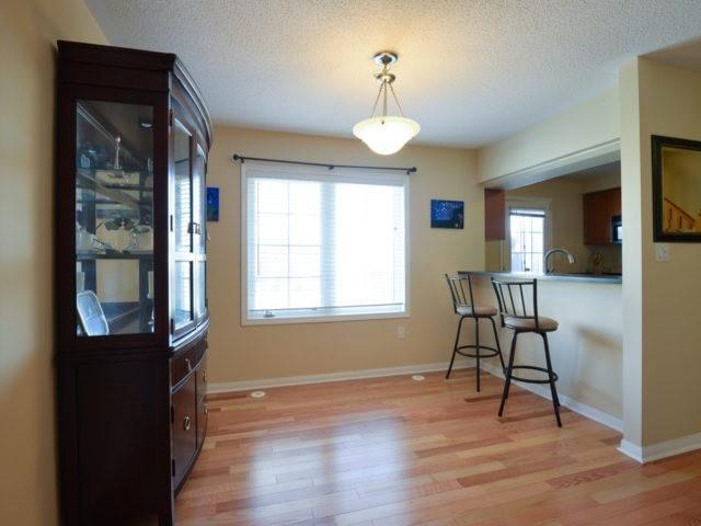 934 Ambroise Cres, House attached with 2 bedrooms, 2 bathrooms and 2 parking in Milton ON | Image 8
