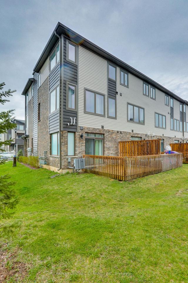 1 - 2070 Meadowgate Blvd, Townhouse with 3 bedrooms, 4 bathrooms and 2 parking in London ON | Image 33