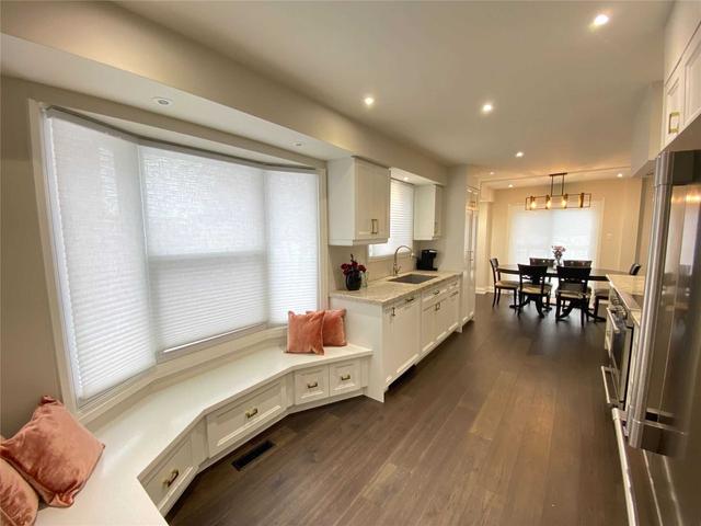 34 Tambrook Dr, House detached with 3 bedrooms, 4 bathrooms and 4 parking in Toronto ON | Image 3