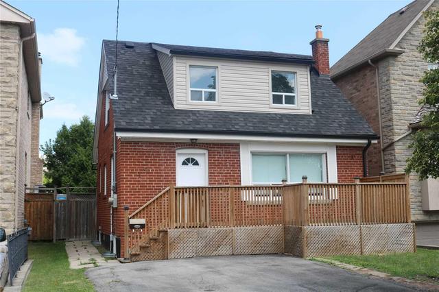 19 Privet Rd, House detached with 2 bedrooms, 2 bathrooms and 2 parking in Toronto ON | Image 1