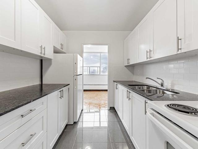 908 - 2900 Bathurst St, Condo with 3 bedrooms, 2 bathrooms and 1 parking in Toronto ON | Image 22