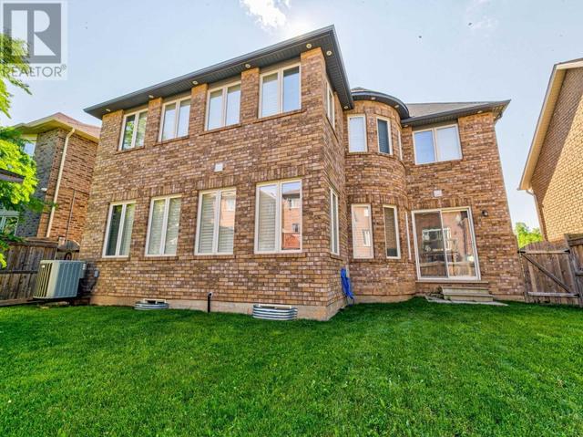 413 Coombs Crt, House detached with 4 bedrooms, 4 bathrooms and 4 parking in Milton ON | Image 40