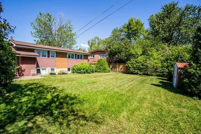 384 Pinegrove Rd, House detached with 3 bedrooms, 2 bathrooms and 2 parking in Oakville ON | Image 17