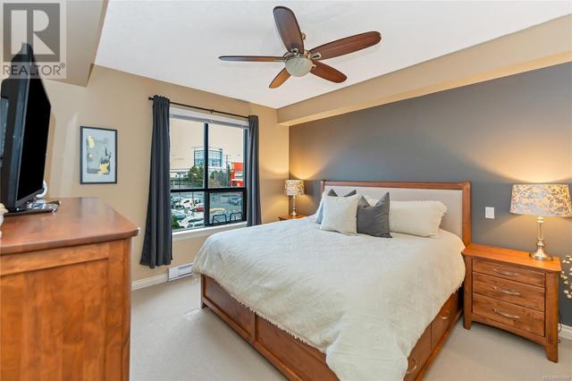 310 - 820 Short St, Condo with 3 bedrooms, 2 bathrooms and 1 parking in Saanich BC | Image 15