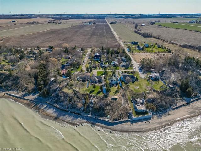 Your little piece of Heaven on the shores of Lake Huron!  GOTTA LOVE IT! | Image 39