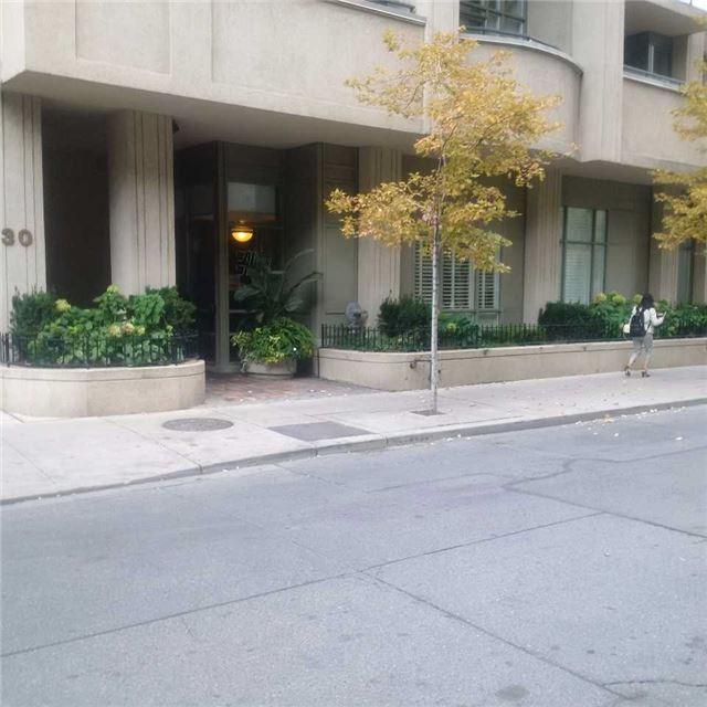 703 - 30 Hayden St, Condo with 1 bedrooms, 1 bathrooms and null parking in Toronto ON | Image 2