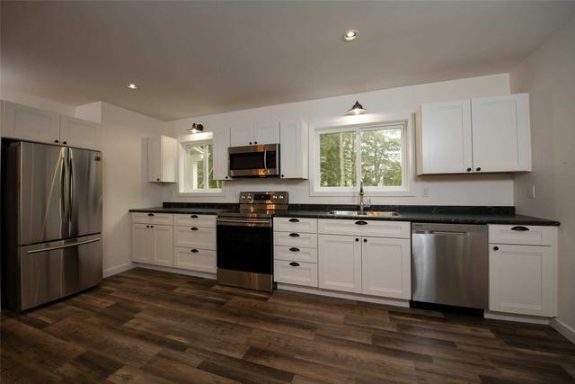 81 Mckenzie Cres, House detached with 2 bedrooms, 2 bathrooms and 3 parking in Southern Gulf Islands BC | Image 10