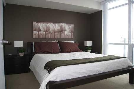 5107 - 11 Brunel Crt, Condo with 1 bedrooms, 1 bathrooms and 1 parking in Toronto ON | Image 1