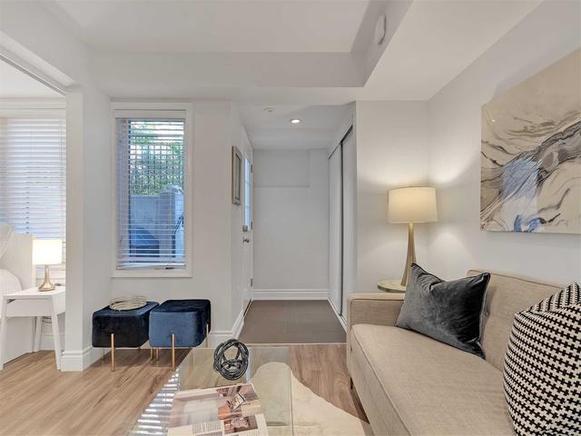 th725 - 10 Laidlaw St, Townhouse with 1 bedrooms, 1 bathrooms and 0 parking in Toronto ON | Image 12