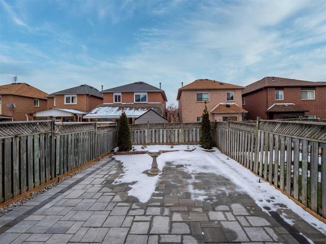 104 Richwood Cres, House attached with 3 bedrooms, 3 bathrooms and 3 parking in Brampton ON | Image 20