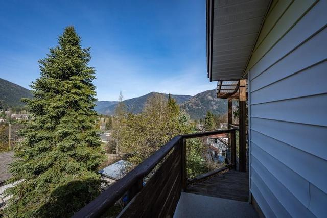 317 Stibbs Street, House detached with 8 bedrooms, 4 bathrooms and null parking in Nelson BC | Image 5