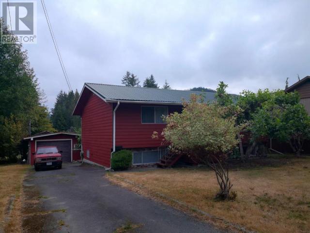 5382 Manson Ave, House detached with 3 bedrooms, 1 bathrooms and null parking in Powell River BC | Image 5