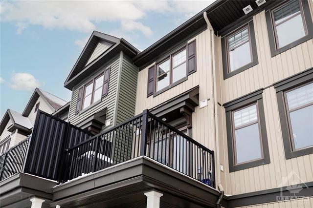 226 Halyard Way, Townhouse with 2 bedrooms, 3 bathrooms and 3 parking in Ottawa ON | Image 3